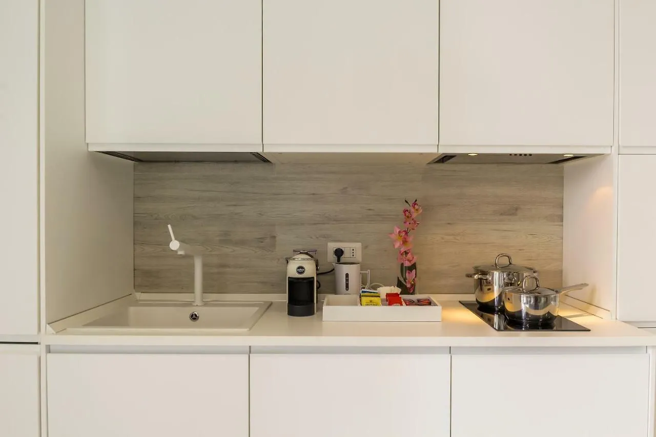 Les Suites - Apartments Riposto