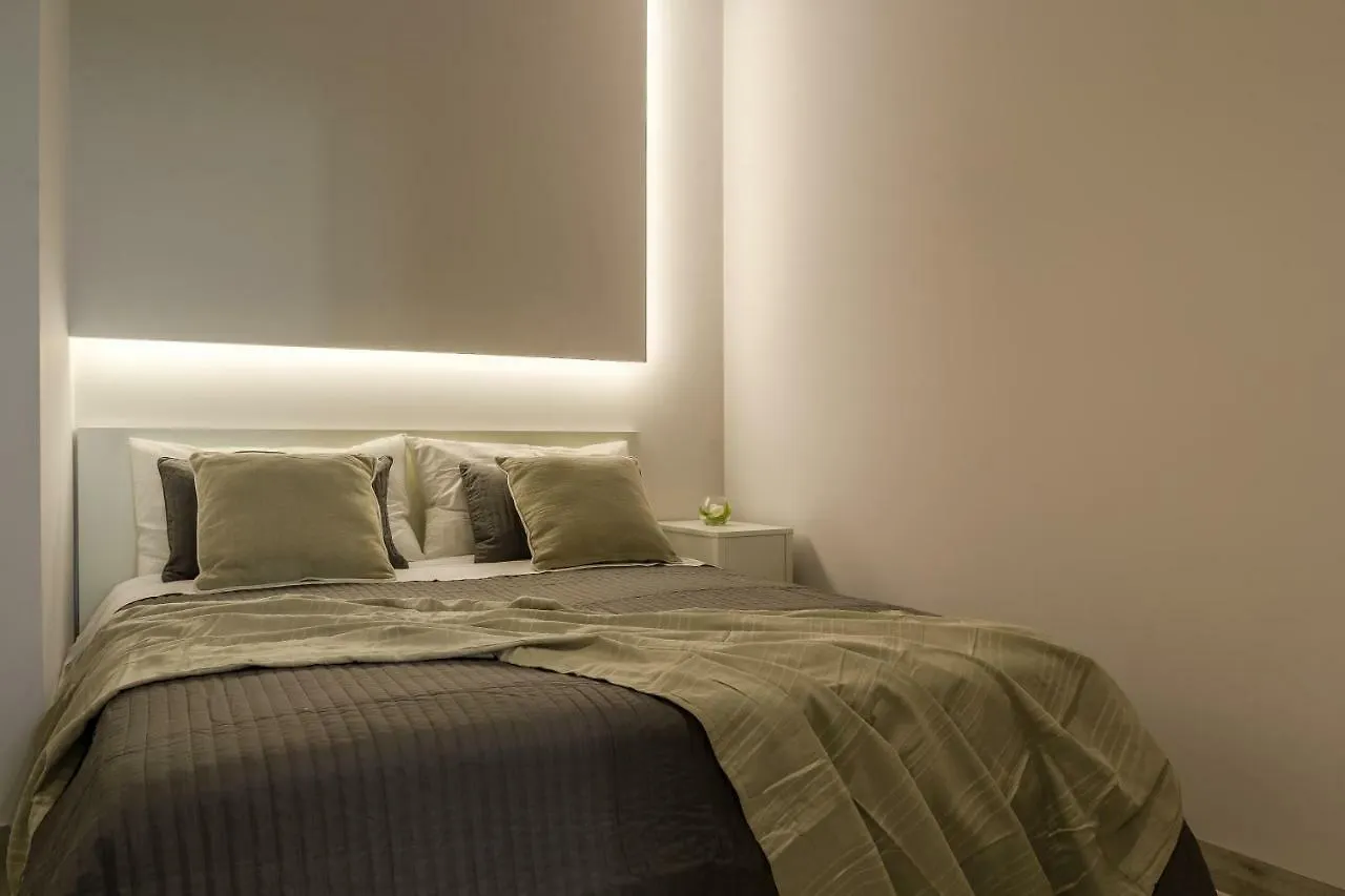 Les Suites - Apartments Riposto